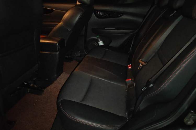 Used Nissan Qashqai 2017 2.0L CVT Smart Enjoyment Version China V Standard Left Rear Seat