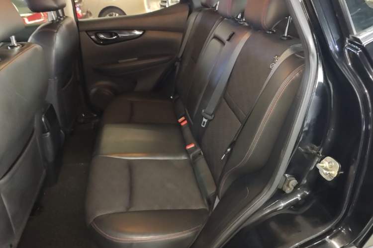 Used Nissan Qashqai 2017 2.0L CVT Smart Enjoyment Version China V Standard Left Rear Seat
