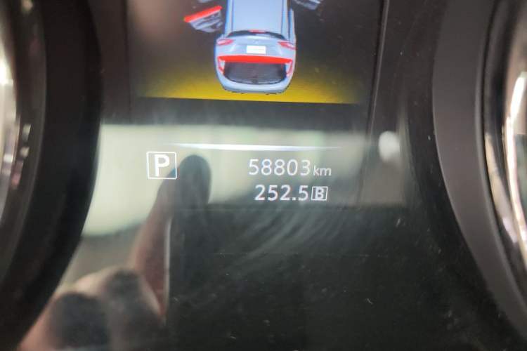 Used Nissan Qashqai 2017 2.0L CVT Elite Edition China V Standard Odometer Close Up