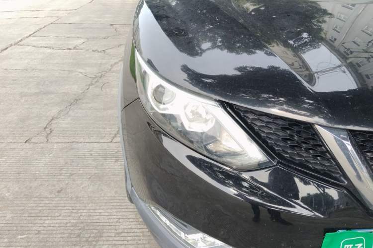 Used Nissan Qashqai 2017 2.0L CVT Luxury Edition China V Standard Right Front Headlight