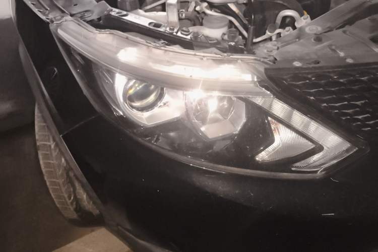 Used Nissan Qashqai 2017 2.0L CVT Smart Enjoyment Version China VI Standard Right Front Headlight