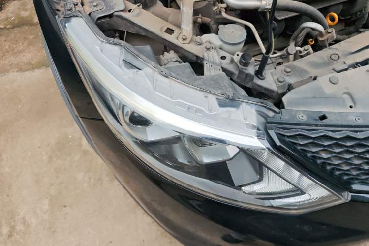 Used Nissan Qashqai 2017 2.0L CVT Elite Edition China V Standard Right Front Headlight