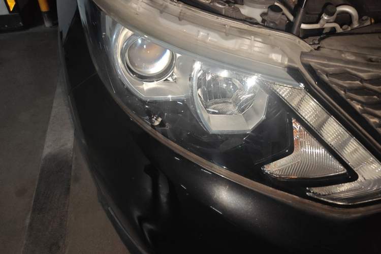 Used Nissan Qashqai 2017 2.0L CVT Elite Edition China V Standard Right Front Headlight