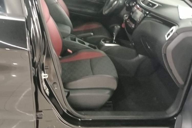 Used Nissan Qashqai 2017 2.0L CVT Smart Enjoyment Version China V Standard Right Front Seat