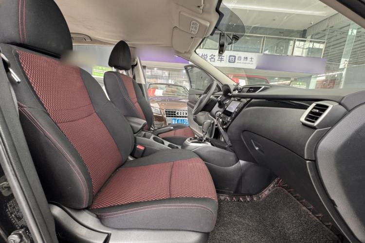 Used Nissan Qashqai 2017 2.0L CVT Elite Edition China V Standard Right Front Seat