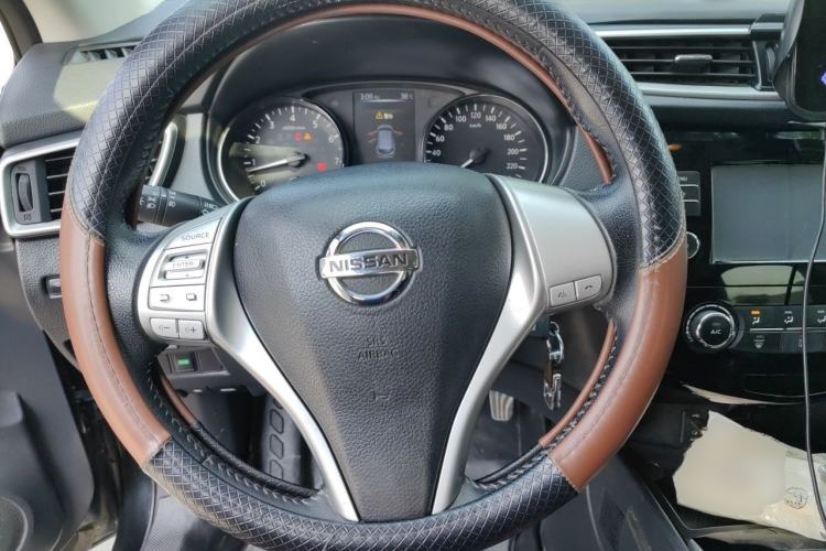 Used Nissan Qashqai 2017 2.0L CVT Smart Enjoyment Version China V Standard Steering Wheel