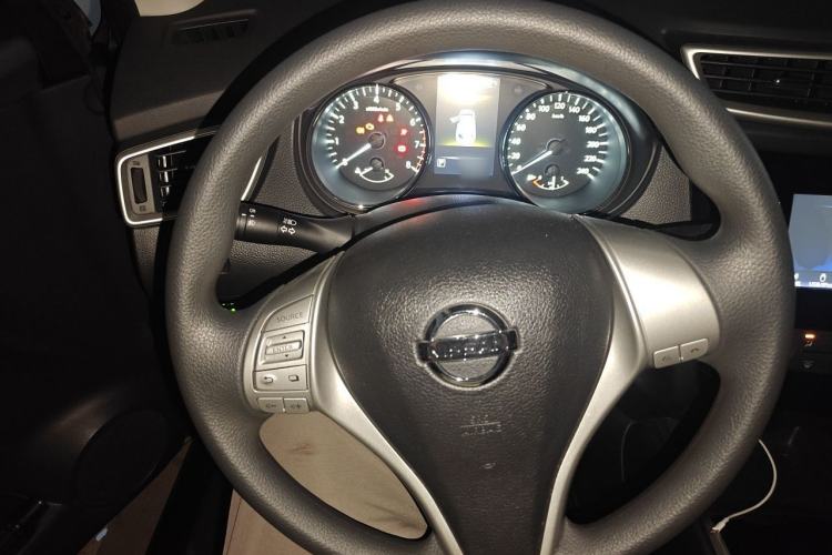 Used Nissan Qashqai 2017 2.0L CVT Elite Edition China V Standard Steering Wheel