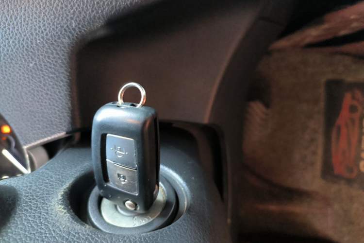 Used Nissan Qashqai 2017 2.0L CVT Smart Enjoyment Version China V Standard Vehicle Key