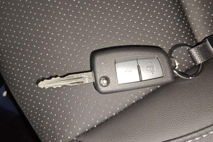 Used Nissan Qashqai 2017 2.0L CVT Elite Edition China VI Standard Vehicle Key