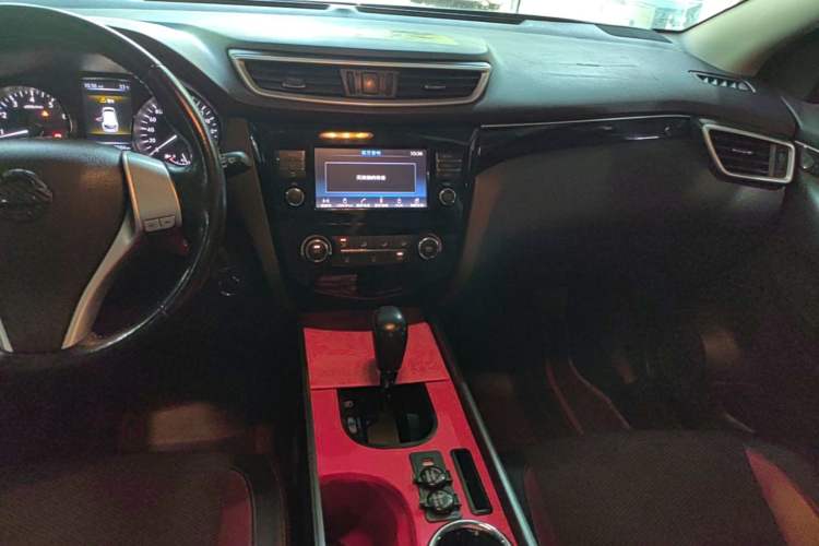 Used Nissan Qashqai 2017 2.0L CVT Smart Enjoyment Version China V Standard Audio And AC Panel