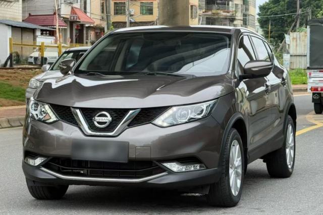 Nissan Qashqai 2017 2.0L CVT Elite Edition China VI Standard مستعملة