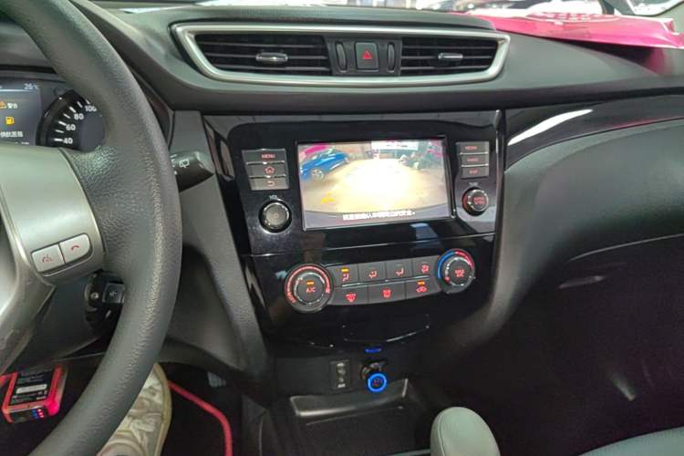 Used Nissan Qashqai 2017 2.0L CVT Elite Edition China VI Standard Audio And AC Panel