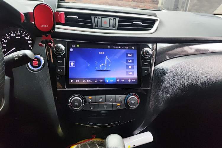 Used Nissan Qashqai 2017 2.0L CVT Elite Edition China V Standard Audio And AC Panel