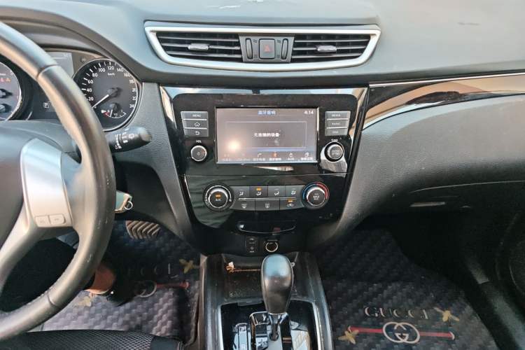 Used Nissan Qashqai 2017 2.0L CVT Smart Enjoyment Version China VI Standard Audio And AC Panel