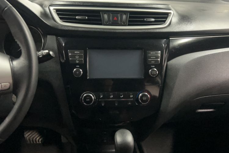 Used Nissan Qashqai 2017 2.0L CVT Smart Enjoyment Version China V Standard Audio And AC Panel