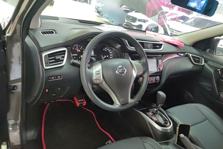 Used Nissan Qashqai 2017 2.0L CVT Elite Edition China VI Standard Center Console