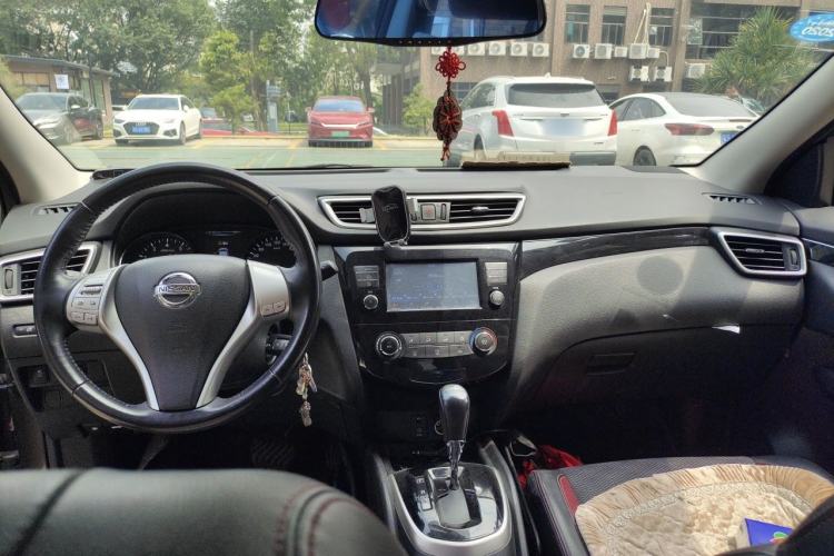 Used Nissan Qashqai 2017 2.0L CVT Smart Enjoyment Version China V Standard Center Console