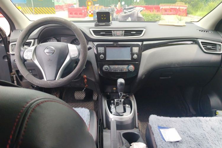 Used Nissan Qashqai 2017 2.0L CVT Smart Enjoyment Version China V Standard Center Console