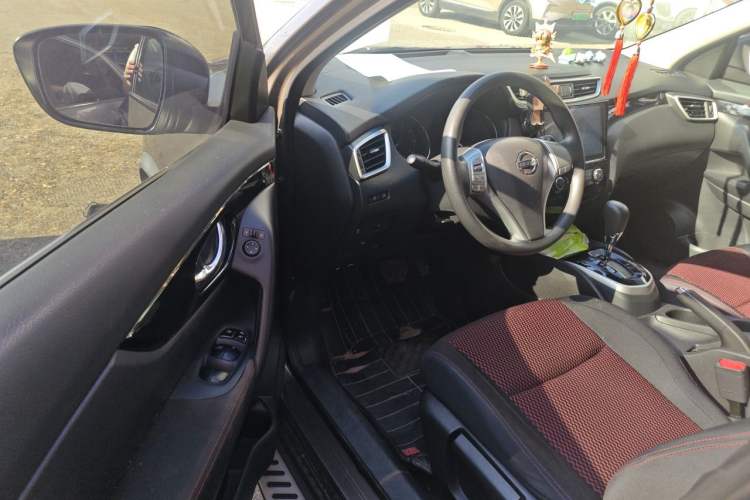 Used Nissan Qashqai 2017 2.0L CVT Elite Edition China V Standard Driver Seat