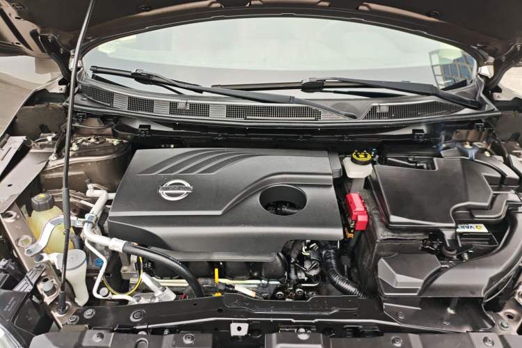 Used Nissan Qashqai 2017 2.0L CVT Smart Enjoyment Version China VI Standard Engine Bay