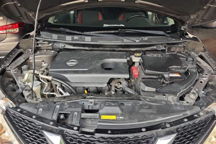 Used Nissan Qashqai 2017 2.0L CVT Smart Enjoyment Version China V Standard Engine Bay