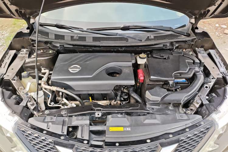 Used Nissan Qashqai 2017 2.0L CVT Smart Enjoyment Version China VI Standard Engine Bay