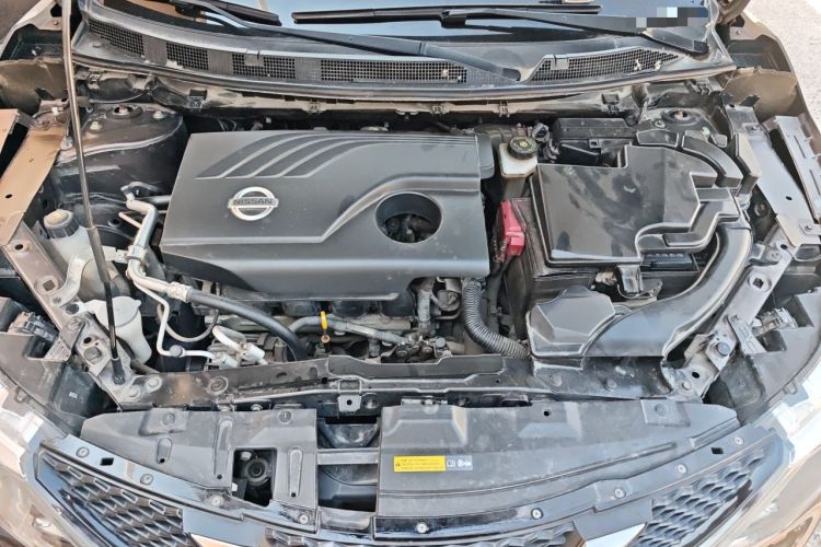 Used Nissan Qashqai 2017 2.0L CVT Smart Enjoyment Version China VI Standard Engine Bay
