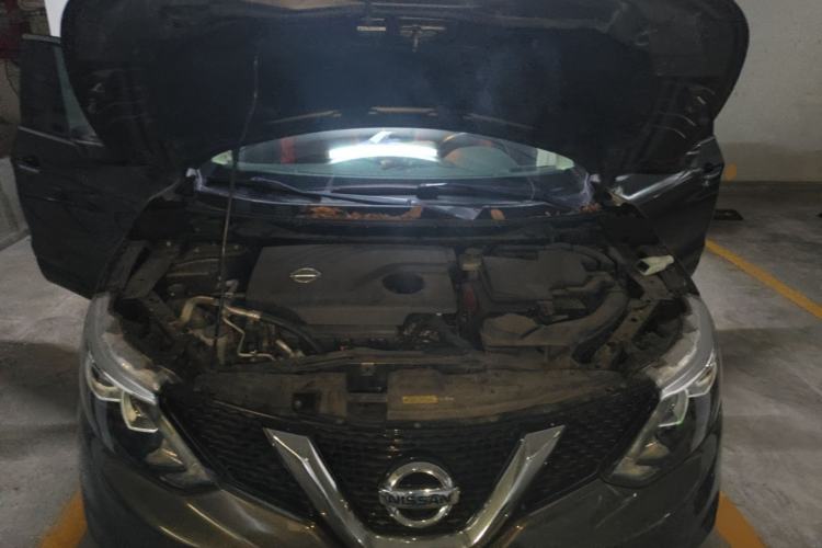 Used Nissan Qashqai 2017 2.0L CVT Smart Enjoyment Version China VI Standard Engine Bay