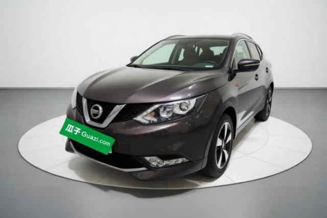 Nissan Qashqai 2017 2.0L CVT Luxury Edition China V Standard مستعملة