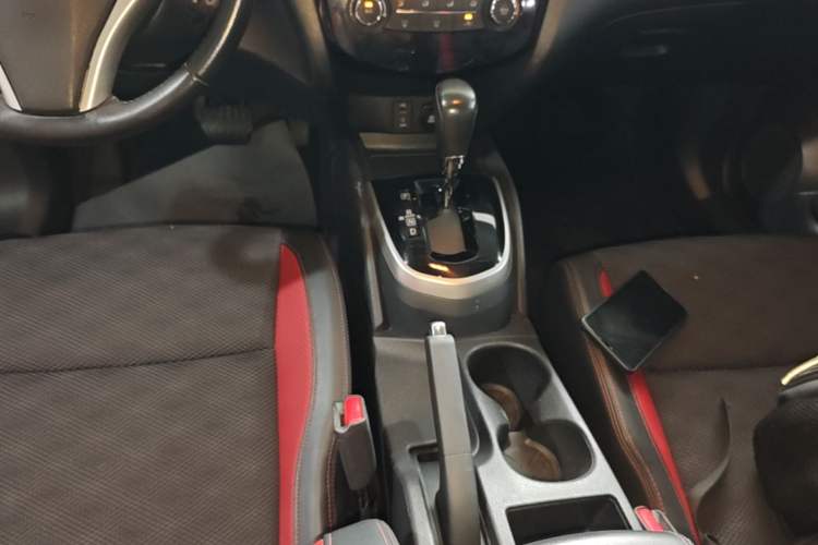Used Nissan Qashqai 2017 2.0L CVT Smart Enjoyment Version China V Standard Gear Lever
