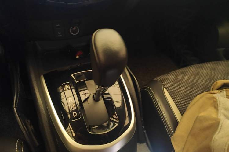 Used Nissan Qashqai 2017 2.0L CVT Luxury Edition China V Standard Gear Lever