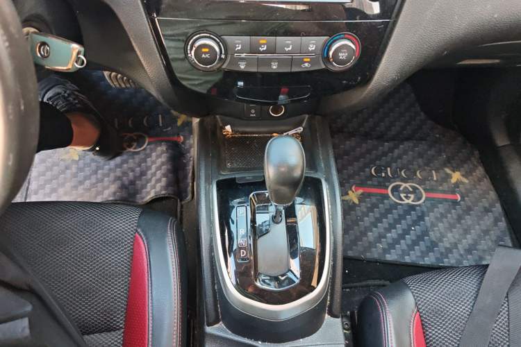 Used Nissan Qashqai 2017 2.0L CVT Smart Enjoyment Version China VI Standard Gear Lever