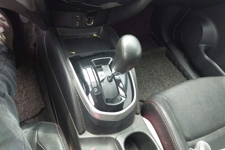 Used Nissan Qashqai 2017 2.0L CVT Elite Edition China V Standard Gear Lever