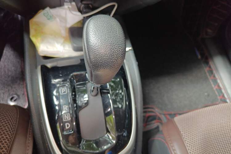 Used Nissan Qashqai 2017 2.0L CVT Smart Enjoyment Version China V Standard Gear Lever
