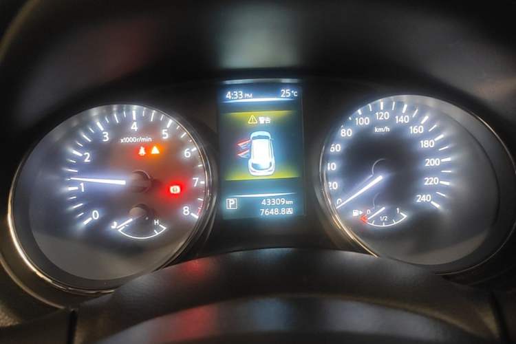 Used Nissan Qashqai 2017 2.0L CVT Smart Enjoyment Version China VI Standard Instrument Cluster