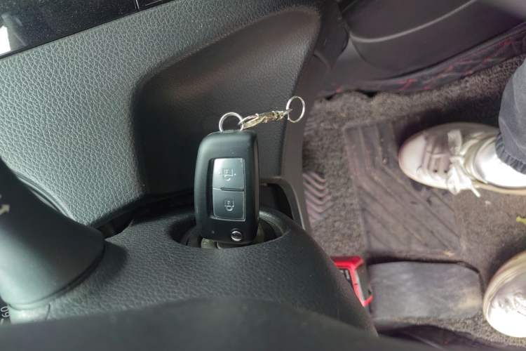 Used Nissan Qashqai 2017 2.0L CVT Elite Edition China V Standard Interior 1