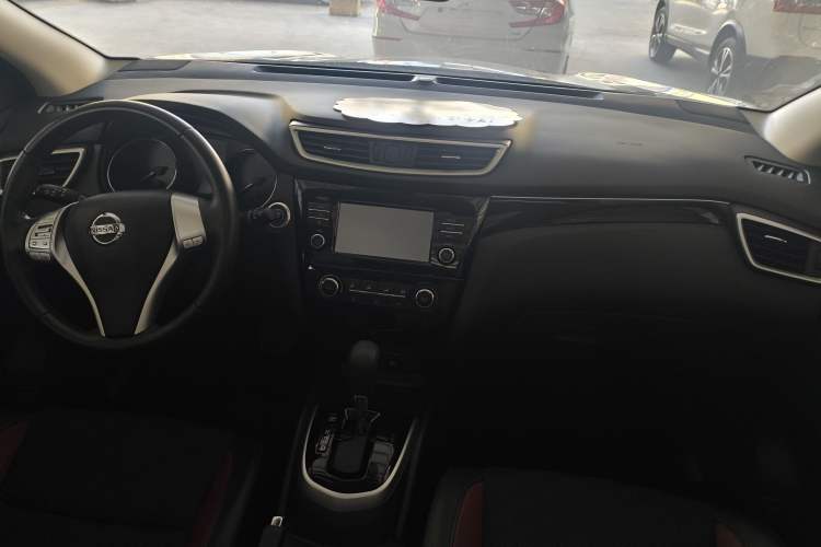 Used Nissan Qashqai 2017 2.0L CVT Luxury Edition China VI Standard Interior 2