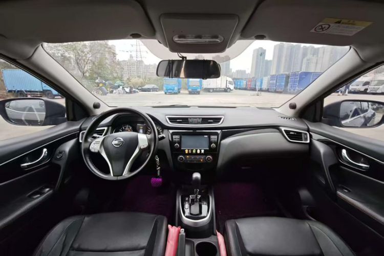 Used Nissan Qashqai 2017 2.0L CVT Elite Edition China V Standard Interior 2