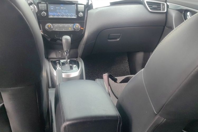 Used Nissan Qashqai 2017 2.0L CVT Luxury Edition China V Standard Interior 3