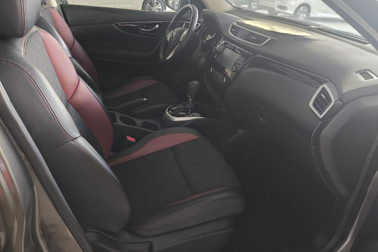 Used Nissan Qashqai 2017 2.0L CVT Luxury Edition China VI Standard Interior 9