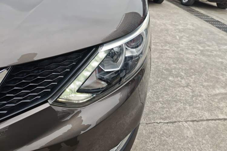 Used Nissan Qashqai 2017 2.0L CVT Smart Enjoyment Version China VI Standard Left Front Headlight