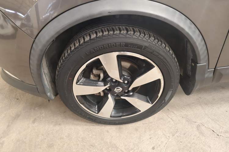 Used Nissan Qashqai 2017 2.0L CVT Smart Enjoyment Version China V Standard Left Front Wheel Hub