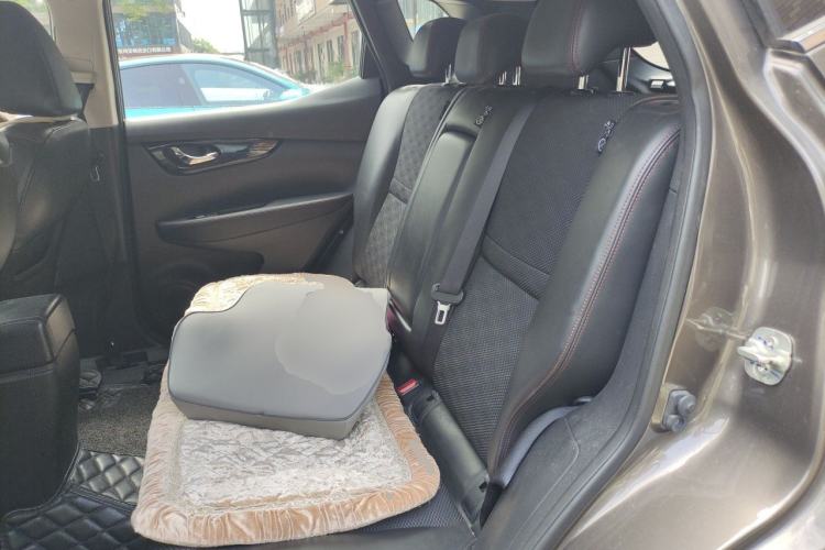 Used Nissan Qashqai 2017 2.0L CVT Smart Enjoyment Version China V Standard Left Rear Seat