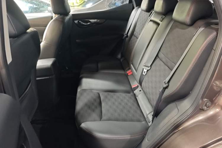 Used Nissan Qashqai 2017 2.0L CVT Smart Enjoyment Version China V Standard Left Rear Seat