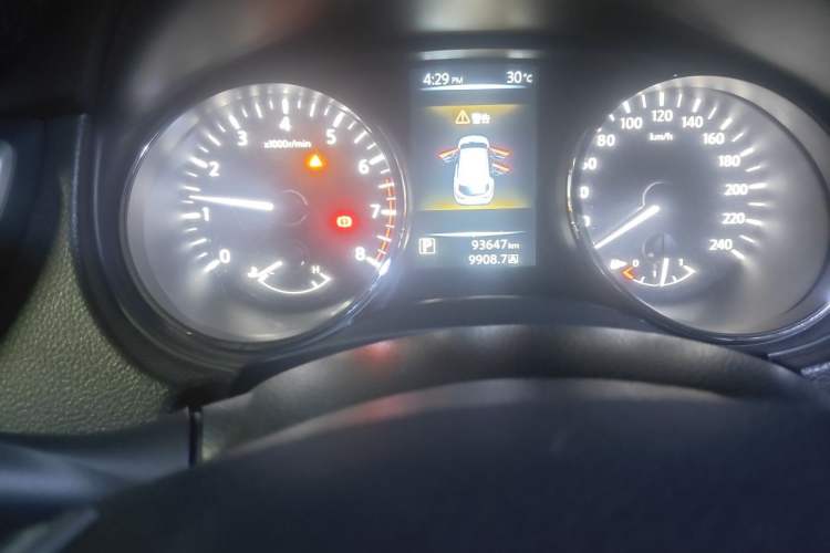 Used Nissan Qashqai 2017 2.0L CVT Smart Enjoyment Version China V Standard Odometer Close Up