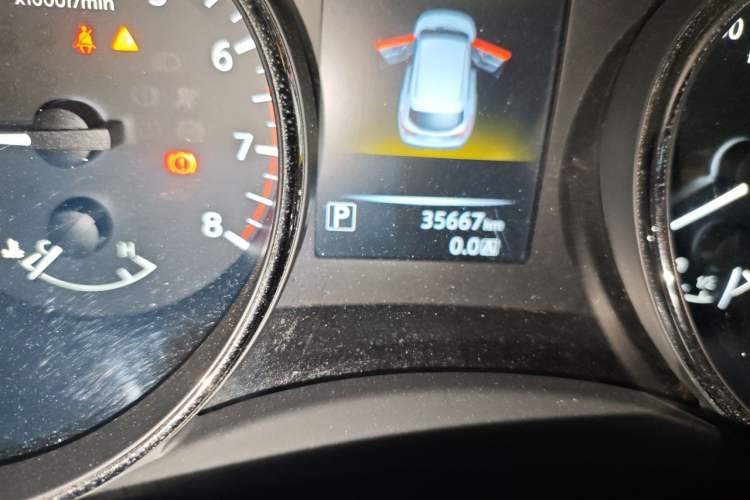 Used Nissan Qashqai 2017 2.0L CVT Smart Enjoyment Version China V Standard Odometer Close Up