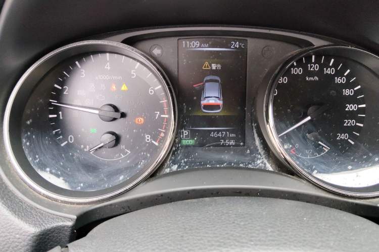 Used Nissan Qashqai 2017 2.0L CVT Smart Enjoyment Version China V Standard Odometer Close Up