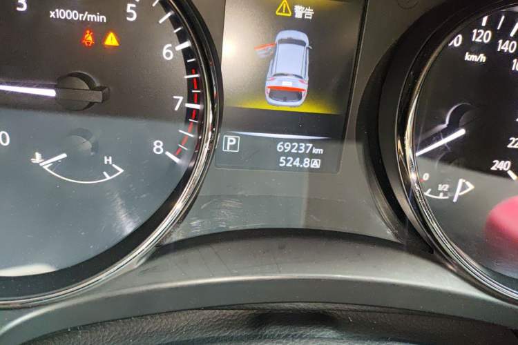 Used Nissan Qashqai 2017 2.0L CVT Elite Edition China V Standard Odometer Close Up