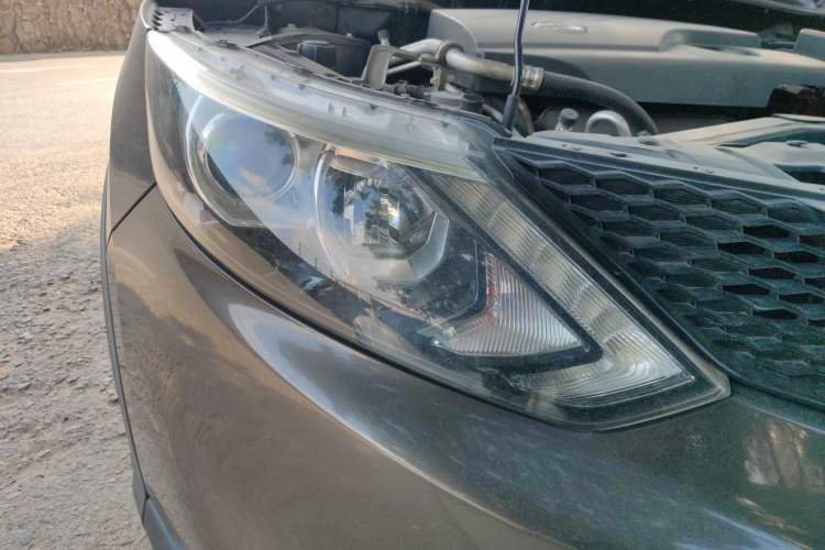 Used Nissan Qashqai 2017 2.0L CVT Luxury Edition China V Standard Right Front Headlight