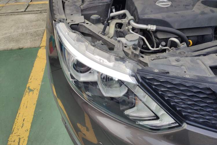 Used Nissan Qashqai 2017 2.0L CVT Smart Enjoyment Version China V Standard Right Front Headlight